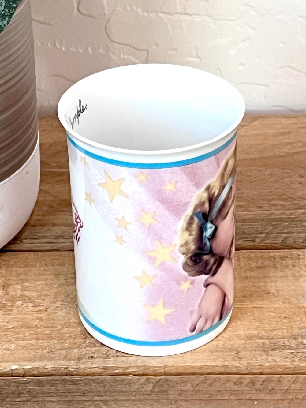 Vintage Danbury Mint Shirley Temple "Stand Up and Cheer 1934" Mug - Picture 2 of 6